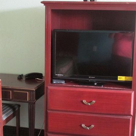 Sportsman'S Motel Eagle Lake Экстерьер фото