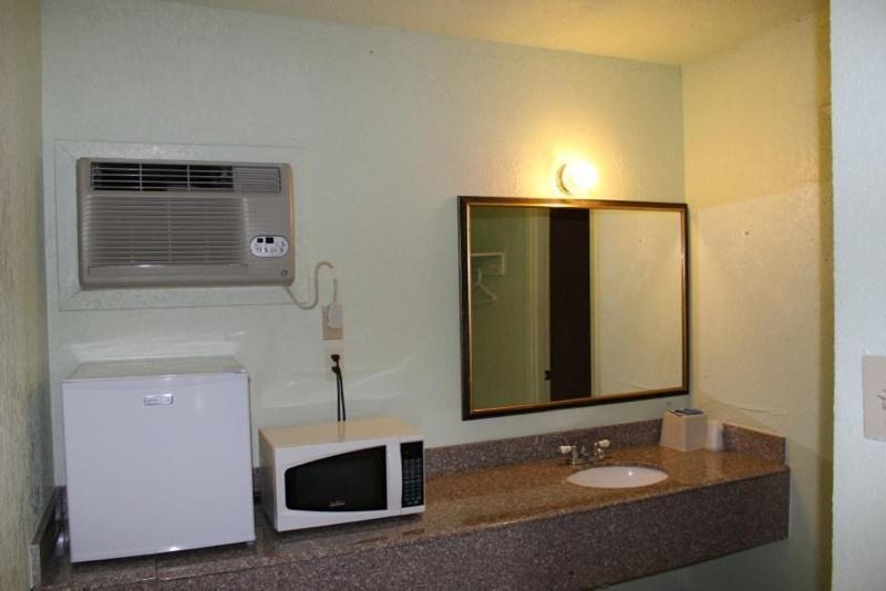 Sportsman'S Motel Eagle Lake Номер фото